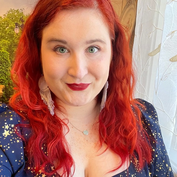 Meet your Posher, Bridget - Picture 1 of 1